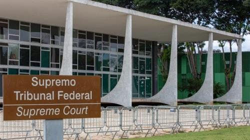 O Supremo Tribunal Federal (STF) condenou nesta sexta-feira (1°) mais 15 acusados de participação nos atos golpistas de 8 de janeiro do ano passado.