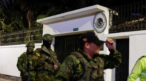 O governo do Brasil condenou, neste sábado (6), o ingresso de forças policiais do Equador na Embaixada do México, na capital equatoriana, Quito, na noite desta sexta-feira (5) e ainda manifestou solidariedade ao governo mexicano.